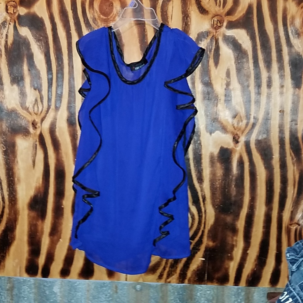 Navy blue top